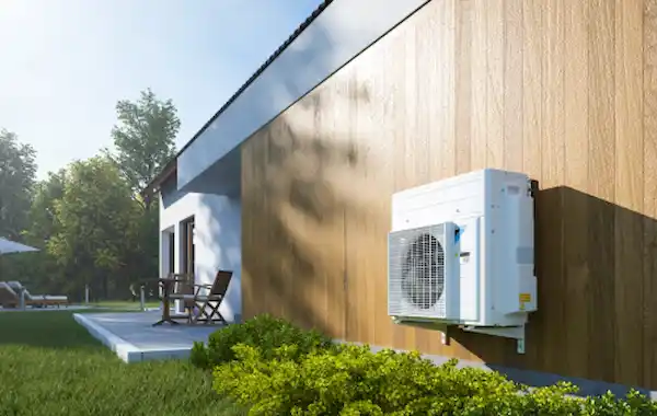 Daikin's hybrid systems work alongside a gas boiler Daikin's hybrid systems work alongside a gas boiler