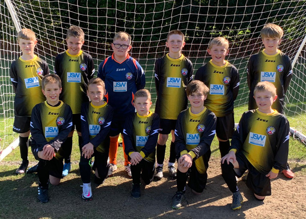 The Leafield Athletic City Under 10 team in their new strip