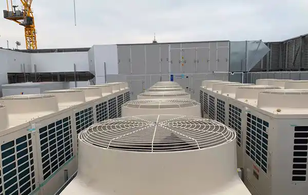 Toshiba outdoor condensing units on the roof at Landmark Manchester Toshiba outdoor condensing units on the roof at Landmark Manchester