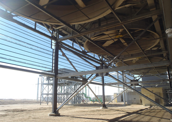 Wind protection screens for air cooled condensers