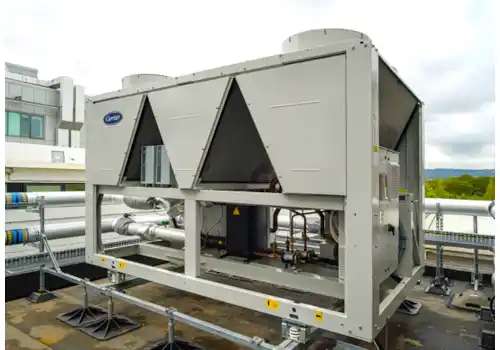 The chillers have variable-speed water pumps and condenser fans to precisely match cooling output to current load conditions to maximise energy performance The chillers have variable-speed water pumps and condenser fans to precisely match cooling output to current load conditions to maximise energy performance