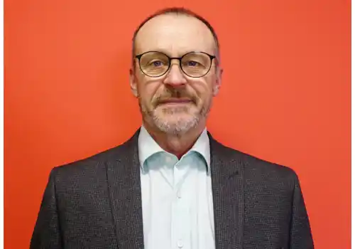 Stuart McWhinnie, Grant UK Stuart McWhinnie, Grant UK