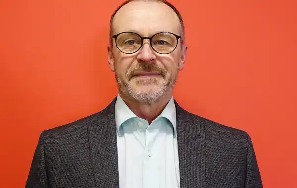 Stuart McWhinnie, Grant UK Stuart McWhinnie, Grant UK