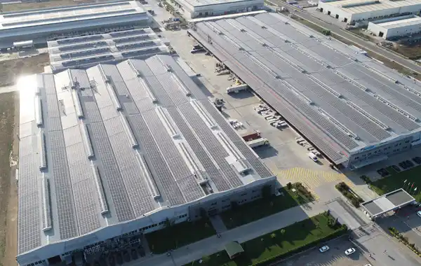 Solar panels on the roof of the Daikin factory in Sakarya, Turkey Solar panels on the roof of the Daikin factory in Sakarya, Turkey