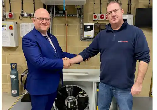 Howard Noble of Beijer Ref UK & Ireland with Stephen Benton of Cool Concerns Howard Noble of Beijer Ref UK & Ireland with Stephen Benton of Cool Concerns