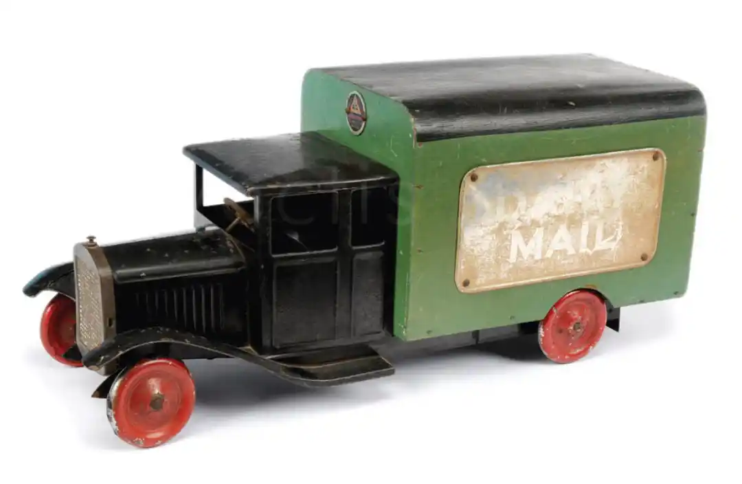 Lines-Bros-Delivery-Van.-Large-scale-model-with-wooden-body--79534.jpg Lines-Bros-Delivery-Van.-Large-scale-model-with-wooden-body--79534.jpg