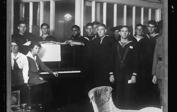 01487v-51533.jpg 01487v-51533.jpg