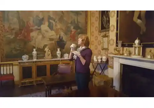 2.-Curator-Helen-Pratt-37112.jpg 2.-Curator-Helen-Pratt-37112.jpg