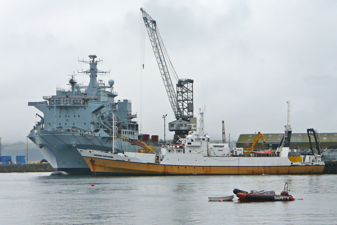 23-September-RFA_Argus_and_Odyssey_Explorer_in_Falmouth_Docks_on_2009-08-14-92629.jpg