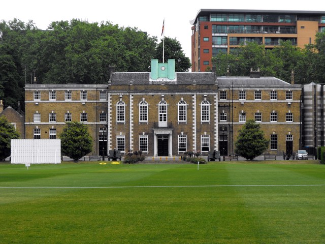 25-August-Armoury_House_Finsbury_Geograph_2199375-68890.jpg