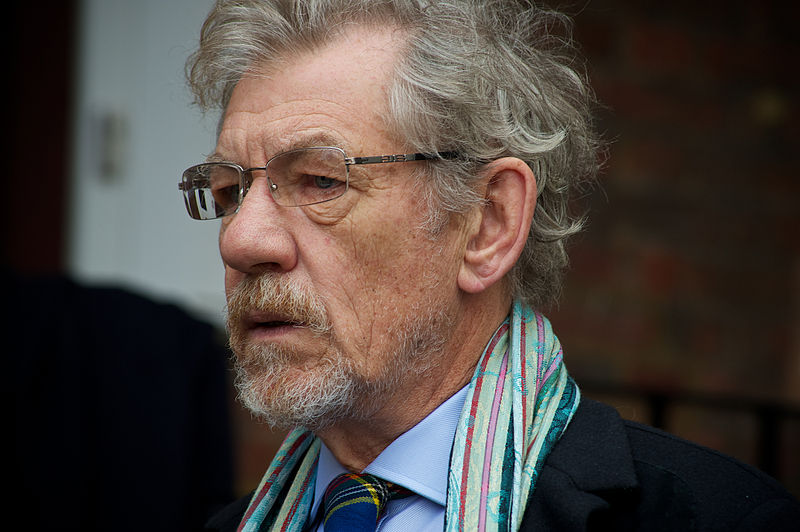 800px-Ian_McKellen_-_1-3-38081.jpg