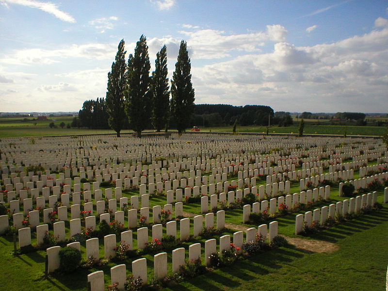 800px-Tyne_Cot_(5)-92051.jpg
