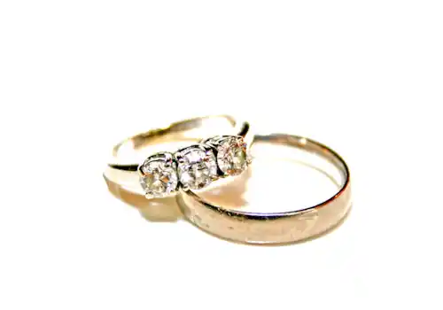 800px-Wedding_rings_photo_by_Litho_Printers-91451.jpg 800px-Wedding_rings_photo_by_Litho_Printers-91451.jpg