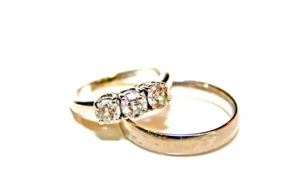 800px-Wedding_rings_photo_by_Litho_Printers-91451.jpg 800px-Wedding_rings_photo_by_Litho_Printers-91451.jpg