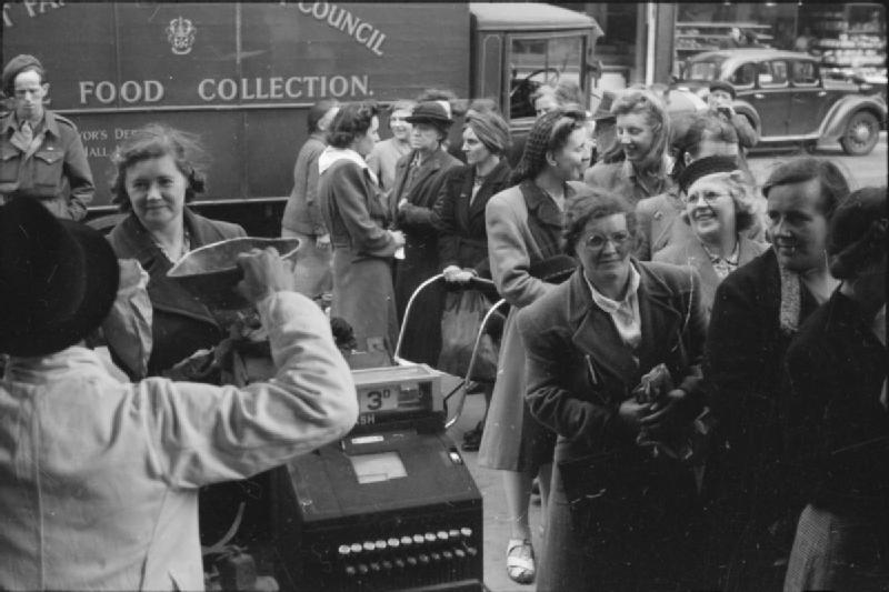Britain_Queues_For_Food-_Rationing_and_Food_Shortages_in_Wartime,_London,_England,_UK,_1945_D24986-12359.jpg
