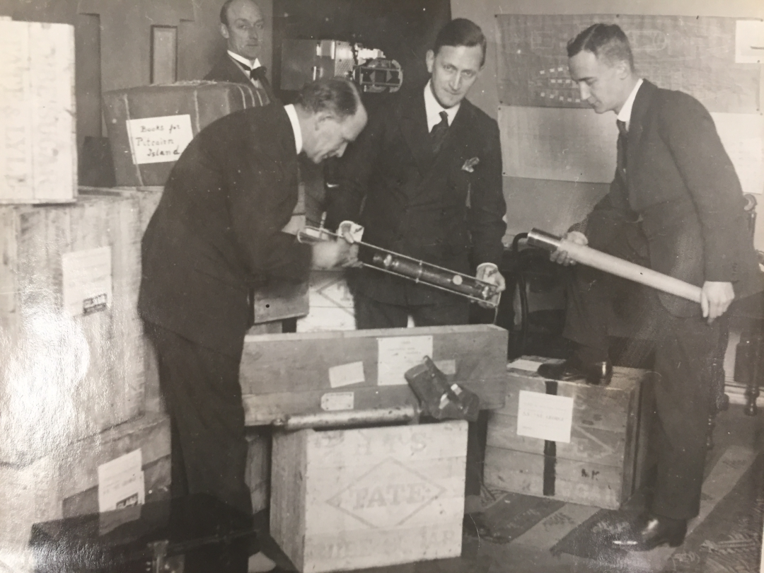 Commander-David-Blair-(left)-packing-scientific-instruments-for-an-expedition-to-the-South-Pacific.-39272.JPG