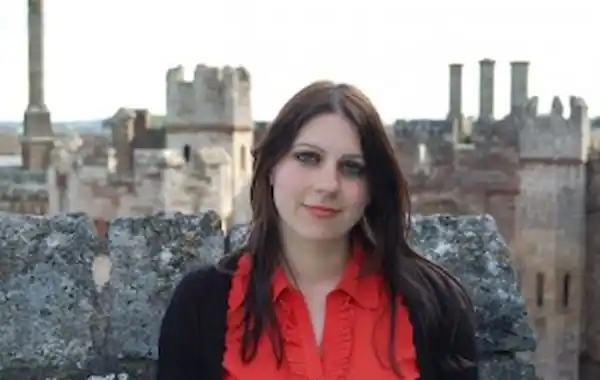 Dr-Janina-Ramirez-at-Berkeley-Castle-web-300x199-03044.jpg Dr-Janina-Ramirez-at-Berkeley-Castle-web-300x199-03044.jpg