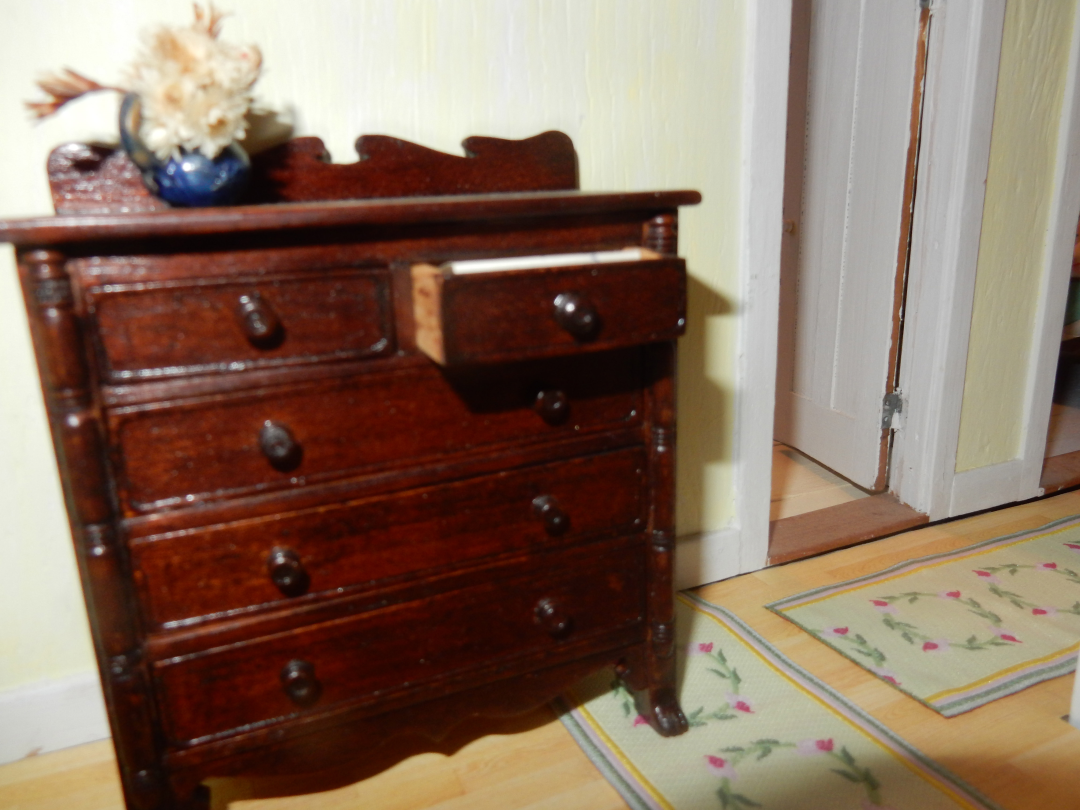 Dresser-47526.jpg