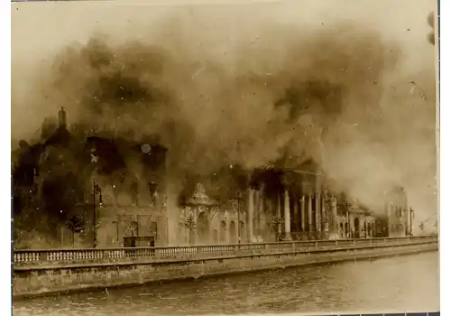 Fire-68957.jpg Fire-68957.jpg