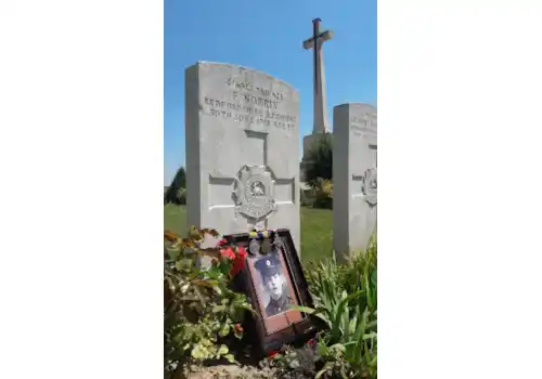 Frederick-Norris-grave-39389.jpg Frederick-Norris-grave-39389.jpg