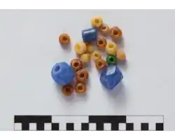 Glass-necklace-beads-640x445-81810.jpg Glass-necklace-beads-640x445-81810.jpg