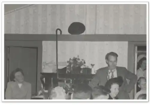 Gleaning-details-of-the-inside-decor-from-old-photos-73884.png Gleaning-details-of-the-inside-decor-from-old-photos-73884.png