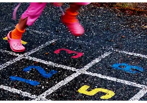 Happy_Girl_Hopscotch_in_Strawberry-16121.jpg Happy_Girl_Hopscotch_in_Strawberry-16121.jpg