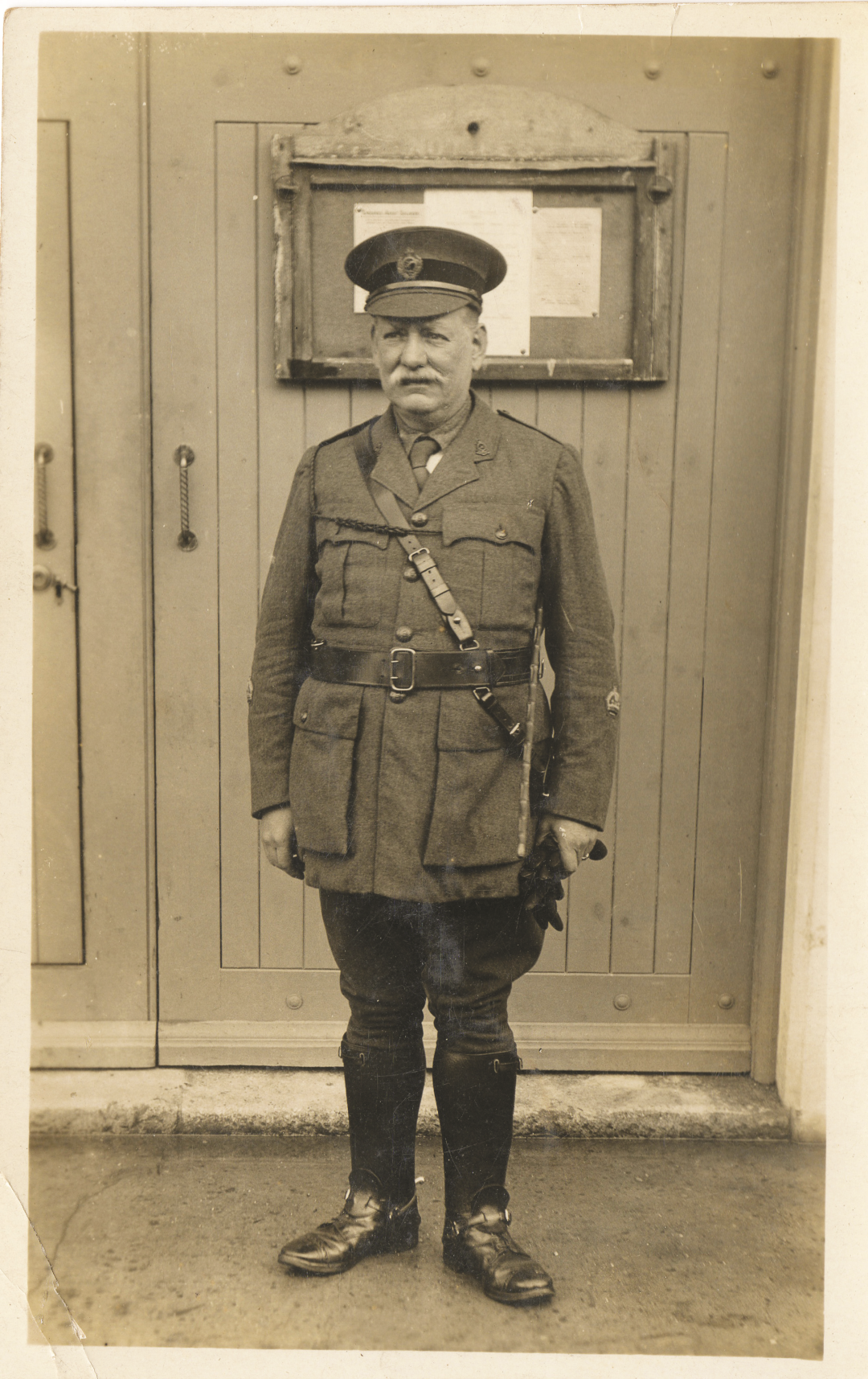 Leopold-in-uniform-81058.jpg