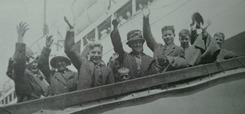 Middlemore-boys-and-girls-leaving-Southampton-1925-47580.png