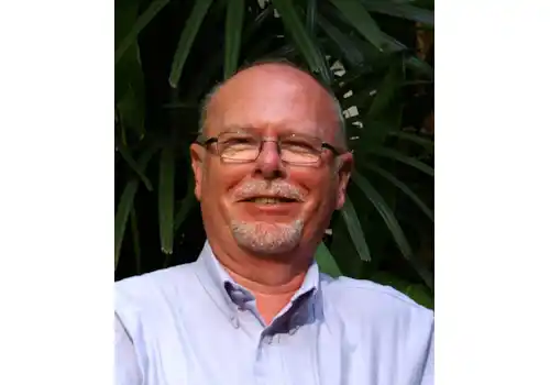 Steve-Ward-77189.jpg Steve-Ward-77189.jpg