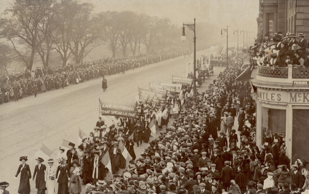 Suffrage-procession,-Frederick-Street.-Courtesy-of-LSE-Library-22281.jpg
