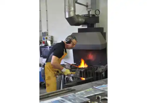 blacksmith-08037.jpg blacksmith-08037.jpg