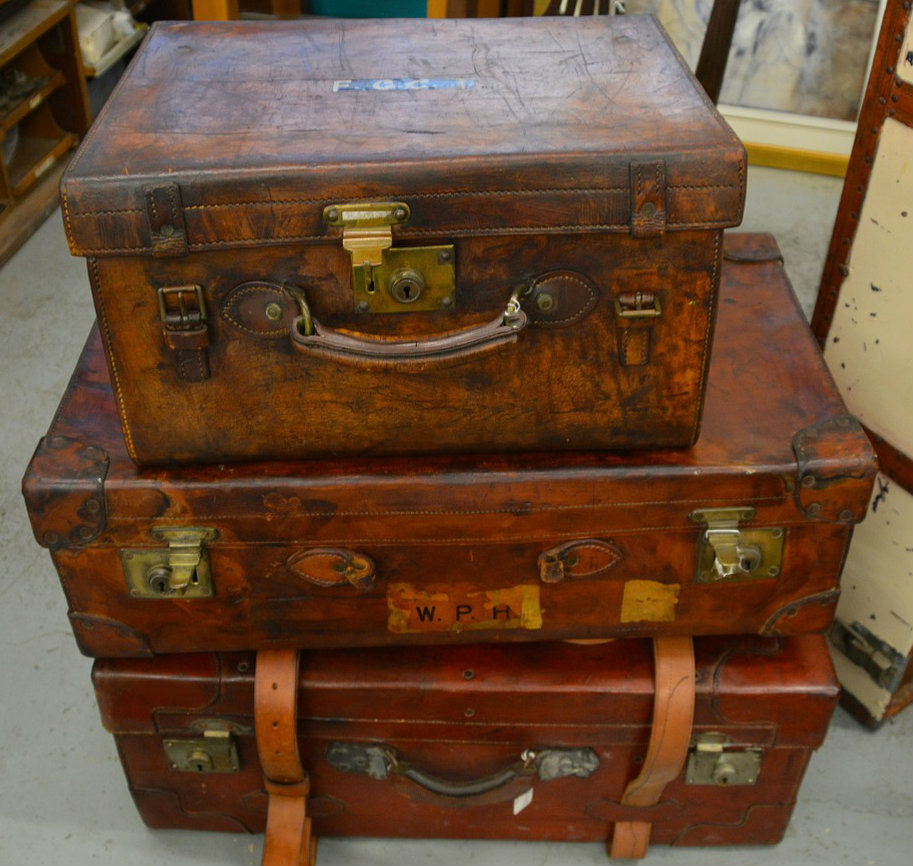 old-suitcases-37736.jpg