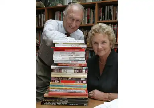 tandvandbooksinstudy-18035.jpg tandvandbooksinstudy-18035.jpg