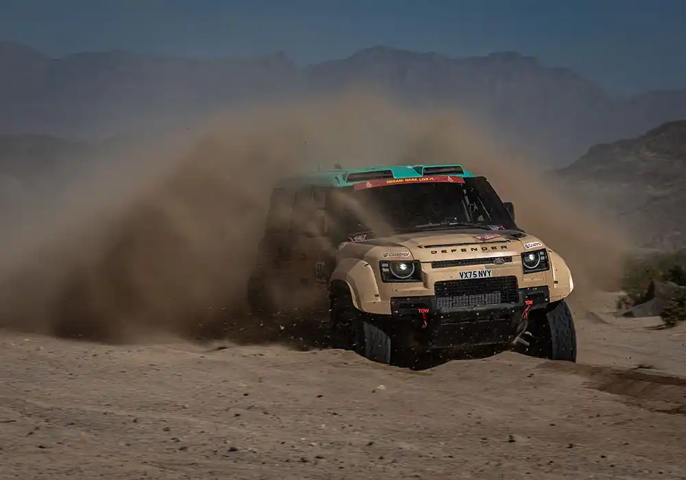 Defender debuts in Dakar Rally - Land Rover Monthly