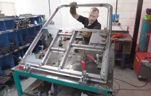 Manufacturing new galvanised doors - Land Rover Monthly