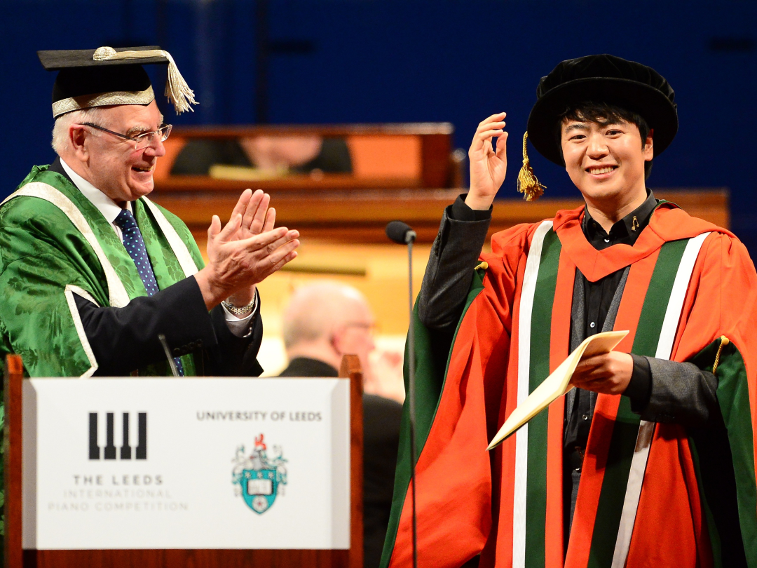 4Lang-Lang-Global-Ambassador-of-the-Leeds-International-Piano-Competition-is-conferred-Doctor-of-M-62948.jpg