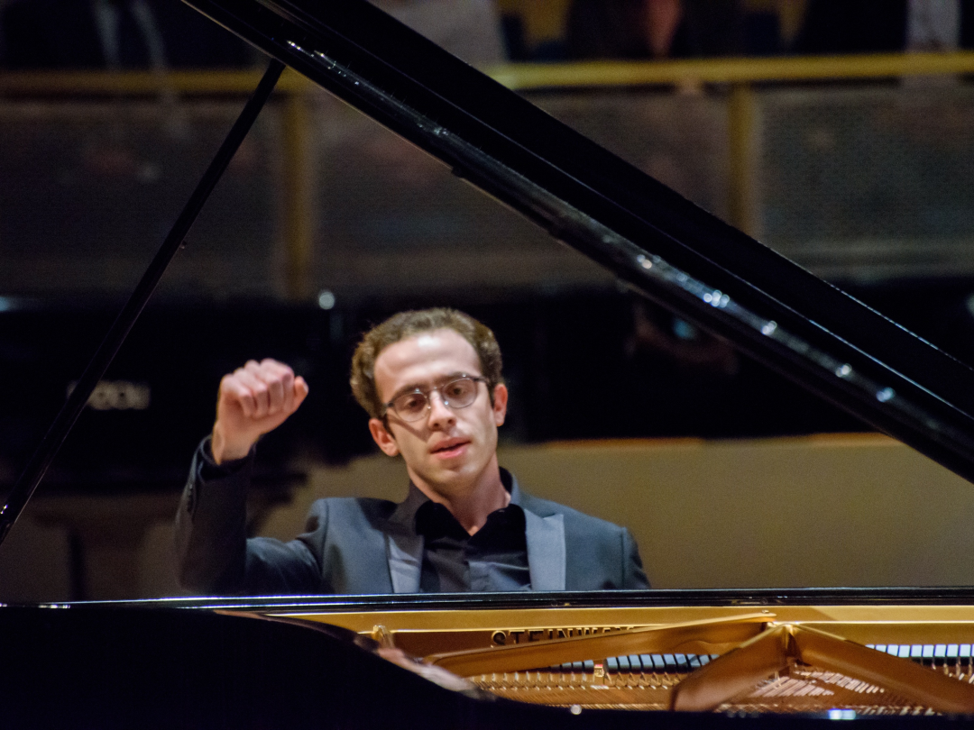 4x3-2018-Honens-winner-Nicolas-Namoradze-Credit-Monique-de-St-Croix-(2)-73248.jpg