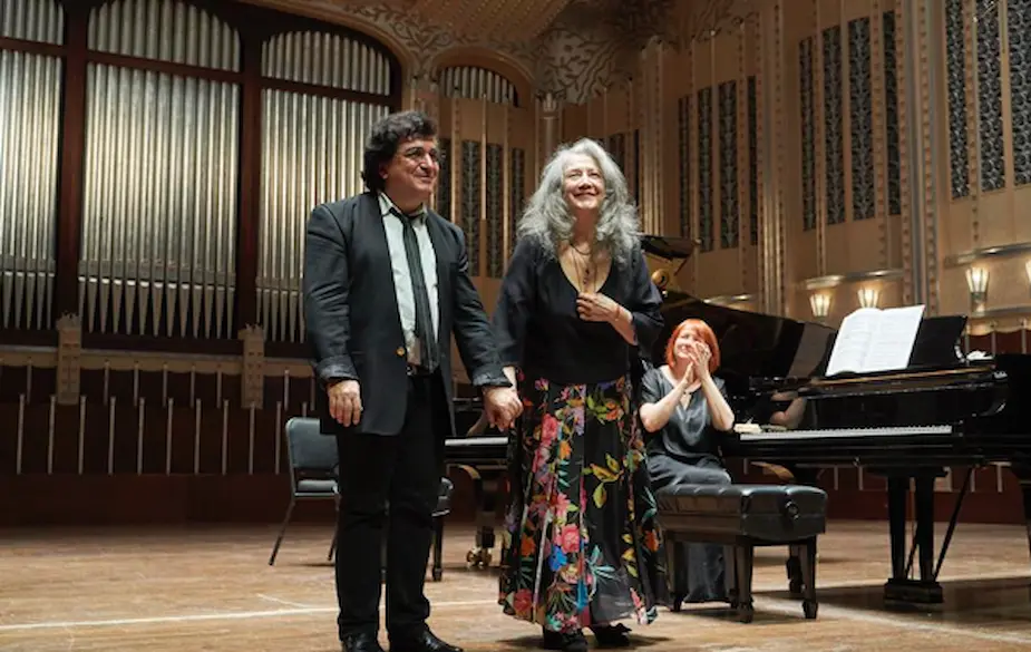 Argerich-19811.png Argerich-19811.png