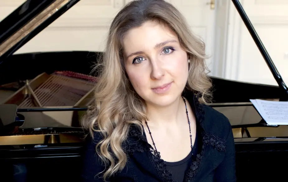 Yulia Chaplina Yulia Chaplina