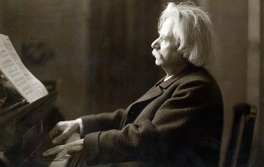 Grieg-55050.jpg Grieg-55050.jpg