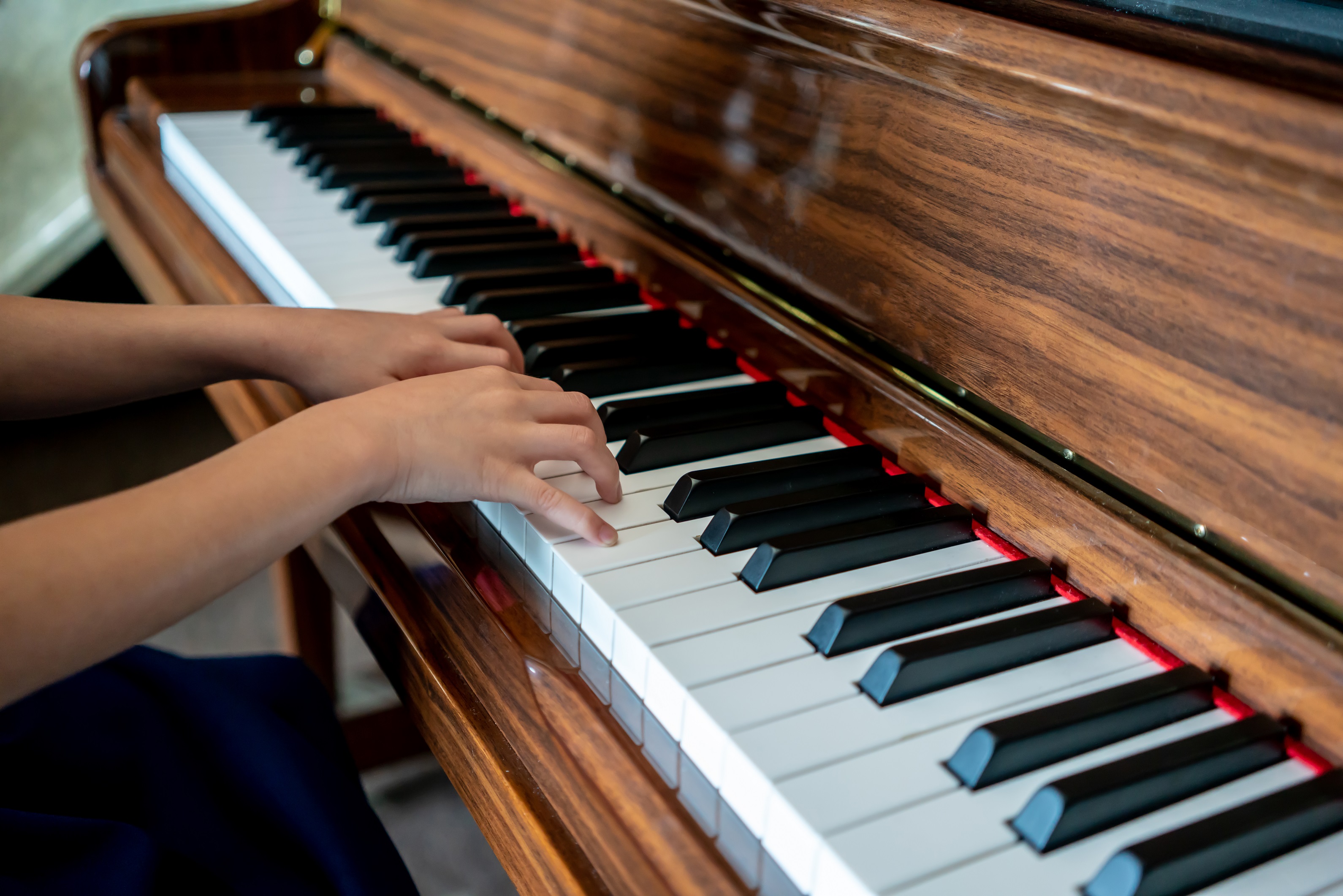 How to identify woodworms in a piano