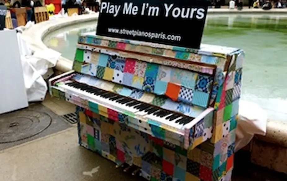 Public-piano-74322.jpg Public-piano-74322.jpg