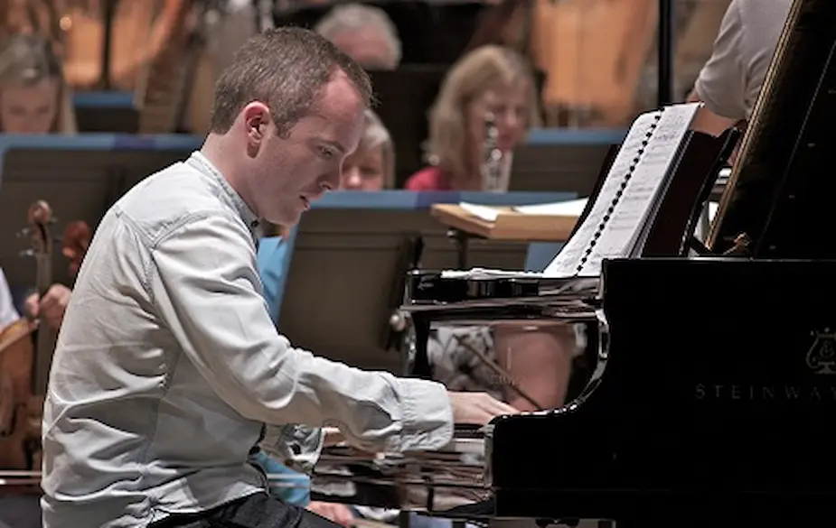 Simon-Callahan-69785.jpg Simon-Callahan-69785.jpg