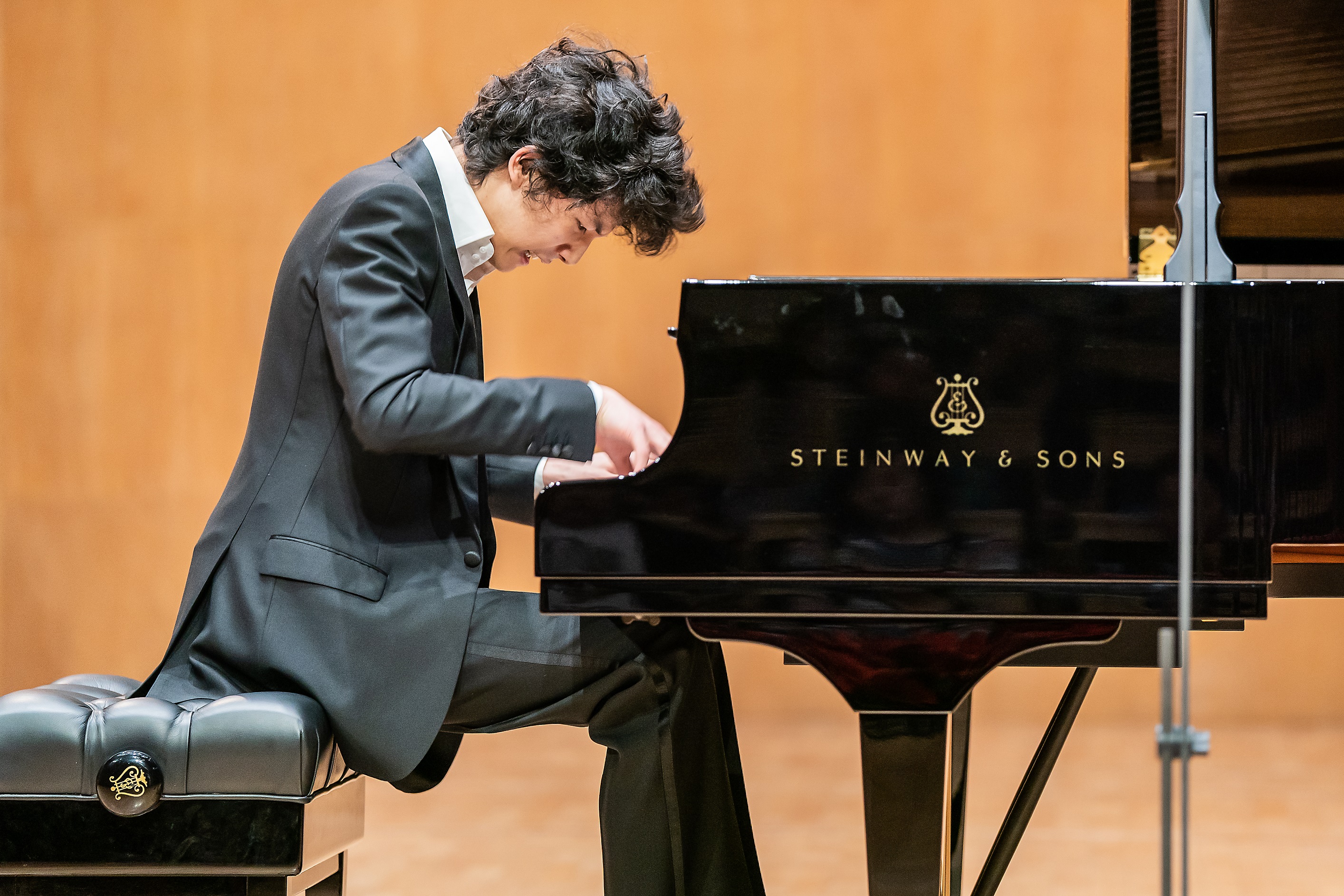 Tony Siqi Yun wins China International Music Competition