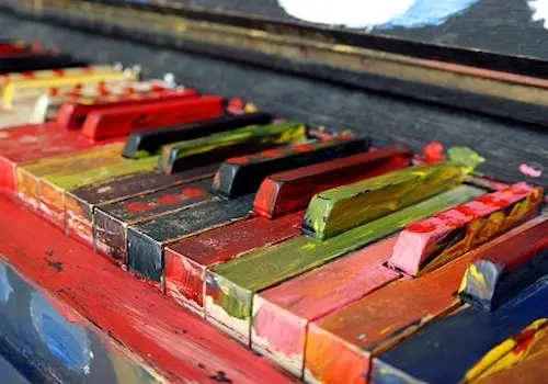 Unusual-ways-to-play-the-piano-80659.jpg Unusual-ways-to-play-the-piano-80659.jpg