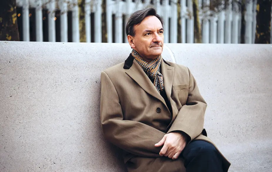 Stephen Hough c. Jiyang Chen Stephen Hough c. Jiyang Chen